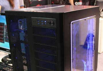 Компьютерный корпус Lian Li PC-D600 поддерживает установку системных плат формата E-ATX