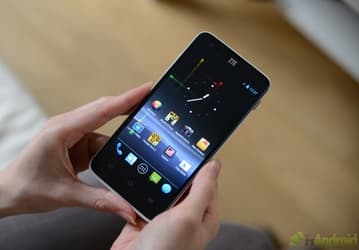 Смартфон ZTE Grand S Flex получит аккумулятор ёмкостью 2300 мА·ч, а серия Blade пополнится смартфоном ZTE Blade G