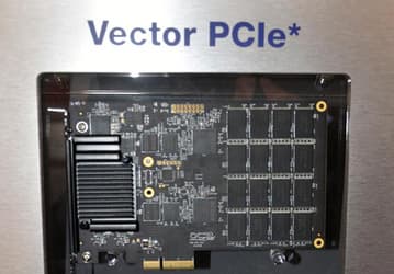 SSD OCZ Vector с интерфейсом PCI Express развивает скорость чтения 930 МБ/с
