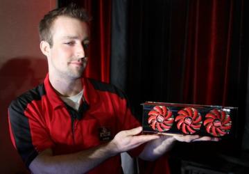AMD показала референсную видеокарту Radeon HD 7990 и новую линейку ускорителей Radeon Sky, предназначенную для облачных игровых сервисов