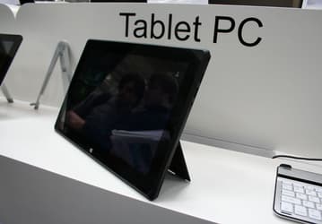 HKC показала на CeBIT 2013 дешевый клон Microsoft Surface Pro