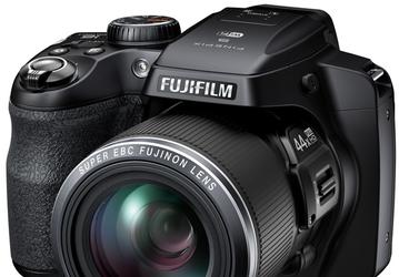 Цифровая фотокамера Fujifilm Finepix S8400W оснащена 44-кратным трансфокатором