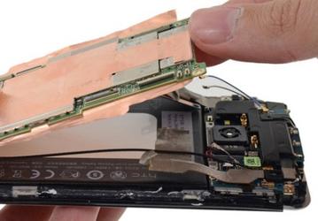 Специалисты iFixit поставили смартфону HTC One один балл из десяти