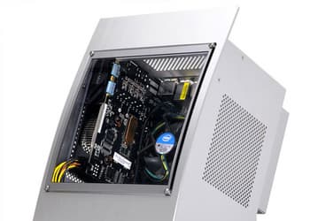 Корпус для ПК Lian Li PC-Q30 имеет необычную форму