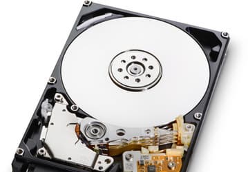HGST Travelstar 5K1500 — первый жесткий диск объемом 1,5 ТБ типоразмера 2,5 дюйма толщиной 9,5 мм
