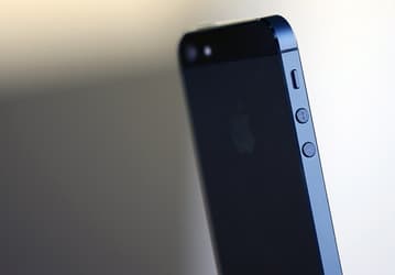 Появились фотографии некоторых деталей будущего iPhone 5S