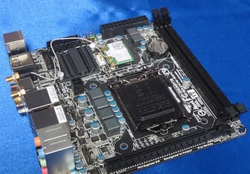 Показана системная плата Gigabyte Z87N-WiFi типоразмера Mini-ITX на чипсете Intel Z87 Express