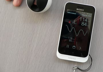 Японскими специалистами создан тонометр ICMe, надеваемый на палец и работающий в паре со смартфоном