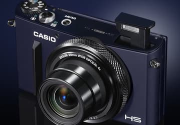 В камере Casio Exilim EX-10 реализована функция двойного брекетинга 