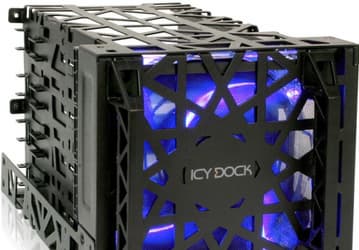 Корзина Icy Dock Black Vortex MB074SP-B может вместить четыре накопителя и охлаждается 120-миллиметровым вентилятором