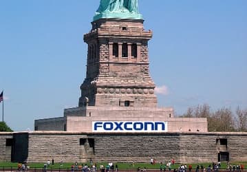 Foxconn всё ещё планирует разместить свои фабрики в США