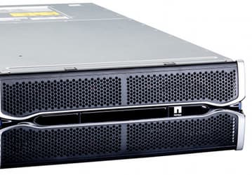В массив NetApp EF550 можно включить до 120 SSD суммарным объемом до 96 ТБ