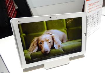 Планшет Fujitsu Arrows Tab FJT21 оснащен 10-дюймовым дисплеем WQXGA, SoC Qualcomm Snapdragon 800 и дактилоскопическим датчиком