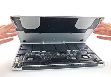 Ноутбук Apple MacBook Pro с 15-дюймовым дисплеем Retina тоже получил за ремонтопригодность всего один балл из десяти 