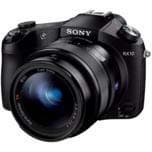 Камера Sony Cyber-shot RX10 с дюймовым датчиком разрешением 20,2 Мп оснащена объективом с ЭФР 24-200 мм и постоянной максимальной диафрагмой F/2,8