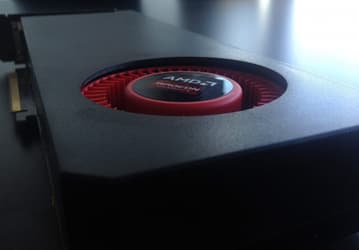 В Сети появились первые снимки 3D-карты AMD Radeon R9 290X и GPU Hawaii 