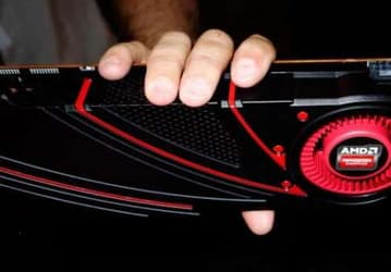 Новые изображения 3D-карты Radeon R9 290X демонстрируют иной дизайн системы охлаждения