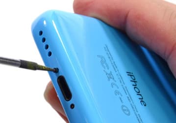 Специалисты iFixit разобрали смартфон Apple iPhone 5c и оценили его ремонтопригодность