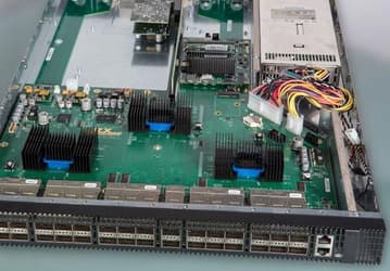 PLX показала использование PCIe для соединения серверов в стойке