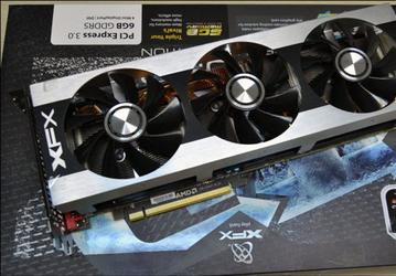 XFX оснащает 3D-карту Radeon HD 7990 Triple Dissipation собственной разработки охладителем с тремя вентиляторами