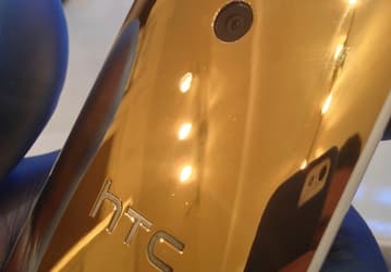 Опубликованы изображения позолоченного смартфона HTC One Mini