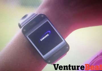 Появились изображения прототипа «умных часов» Samsung Galaxy Gear с трехдюймовым экраном
