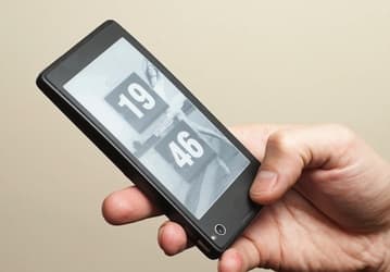 Смартфон YotaPhone повится в продаже уже в ноябре