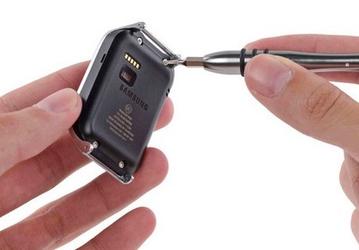 Специалисты iFixit высоко оценили ремонтопригодность часов Samsung Gear 2