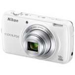 Компактная камера Nikon Coolpix S810c работает под управлением ОС Android 4.2.2 Jelly Bean, поддерживает Wi-Fi и GPS