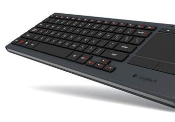 Беспроводная клавиатура Logitech Illuminated Living-Room Keyboard K830 оснащена тачпэдом и предназначена для HTPC