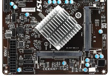 Встроенный в материнскую плату MSI J1900I процессор повернут на 45°