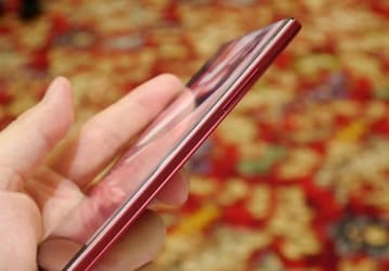 Смартфон Sharp Aquos Crystal X располагает дисплеем диагональю 5,5 дюйма при габаритах «пятидюймового» устройства