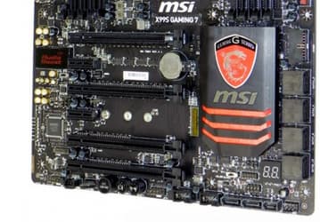 Системная плата MSI X99S Gaming 7 для процессоров Intel Haswell-E оснащена портом SATA Express