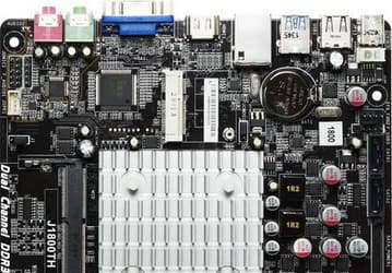 Системная плата Biostar J1800TH с интегрированным процессором Celeron J1800, оснащена парой слотов SO-DIMM DDR3L