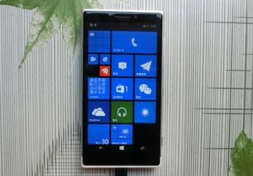 Фото дня: смартфон Microsoft RM-1052 — возможный преемник Nokia Lumia 1020