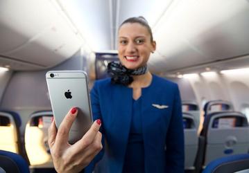 United Airlines обеспечит своих стюардесс смартфонами iPhone 6 Plus