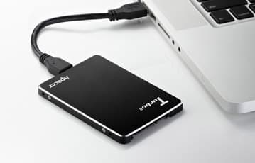 Твердотельный накопитель Apacer AS710 оснащен интерфейсами SATA 6 Гбит/с и USB 3.0