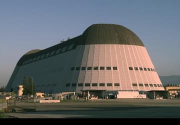 Google намерена арендовать у NASA Ангар-1