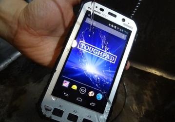 Смартфоны Panasonic Toughpad FZ-E1 и FZ-X1 защищены по стандарту MIL-STD-810G и стоят $1300