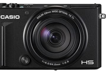 Компактная камера Casio Exilim EX-100 получила датчик формата 1/1,7 дюйма и объектив с ЭФР 28-300 и постоянной диафрагмой F/2,8