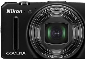 Камере Nikon Coolpix S9700 за $350 достался объектив с ЭФР 25–750 мм, трехдюймовый дисплей OLED и адаптер Wi-Fi