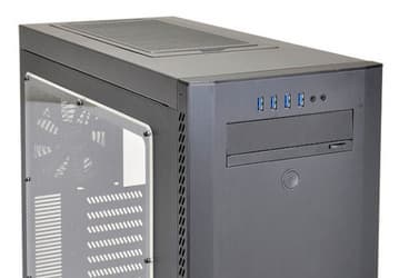 В корпусе Lian Li PC-A51 воздушный поток направлен от задней стенки к передней