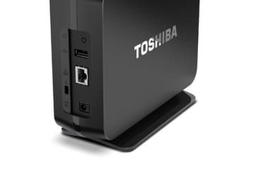 Сетевой накопитель Toshiba Canvio Home Backup & Share доступен в двух вариантах — объемом 2 и 3 ТБ