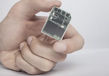 Intel Edison — крошечный ПК размером с карту SD, основанный на платформе Quark