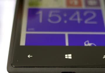 Microsoft уговаривает Sony выпустить в этом году смартфон с Windows Phone