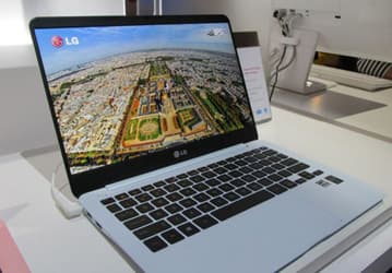 Ультрабук LG Ultra PC, оснащенный экраном диагональю 13,3 дюйма и весящий менее килограмма, запечатлен на фото