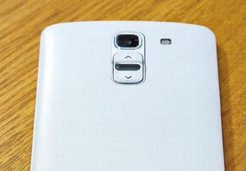 LG G Pro 2 позирует на фото