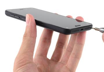 Смартфон Amazon Fire Phone заработал лишь три балла у специалистов iFixit