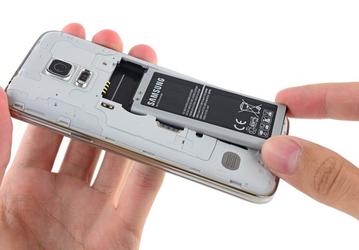 Смартфон Samsung Galaxy S5 mini пригоден к ремонту так же, как и флагманская модель