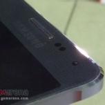 На «шпионском фото» видно, что смартфон Samsung Galaxy F похож одновременно на Apple iPhone 5/5s и Samsung Galaxy S5